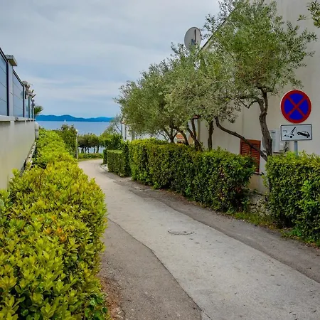 Locus Apartment Petrcane