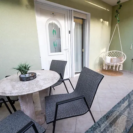 Apartment Locus