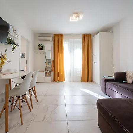 Locus Apartment Petrcane