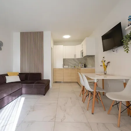 アパート Locus *