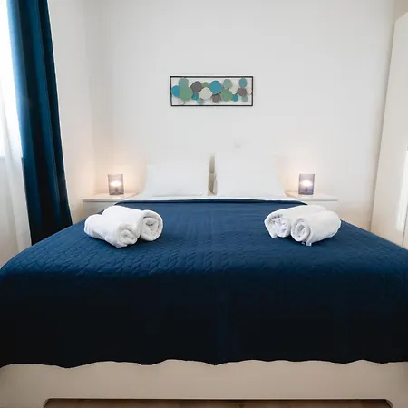 Locus Apartment *